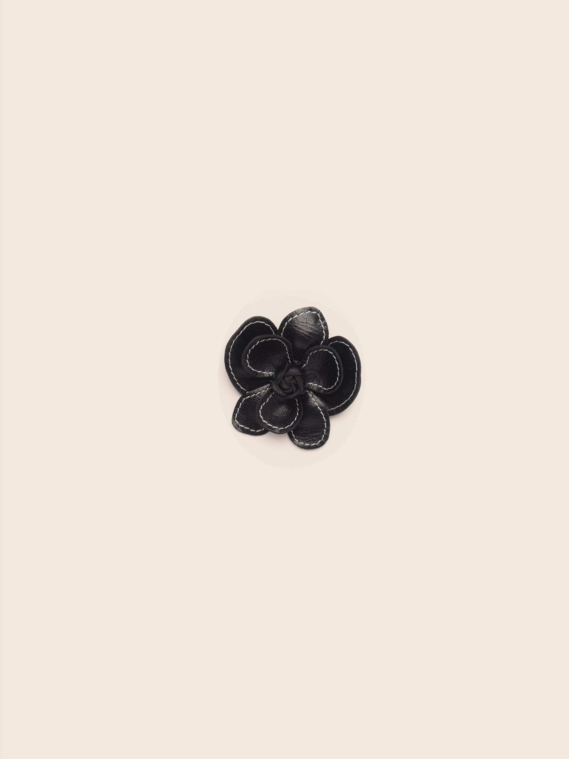 Small Stitch Flower Clip Black